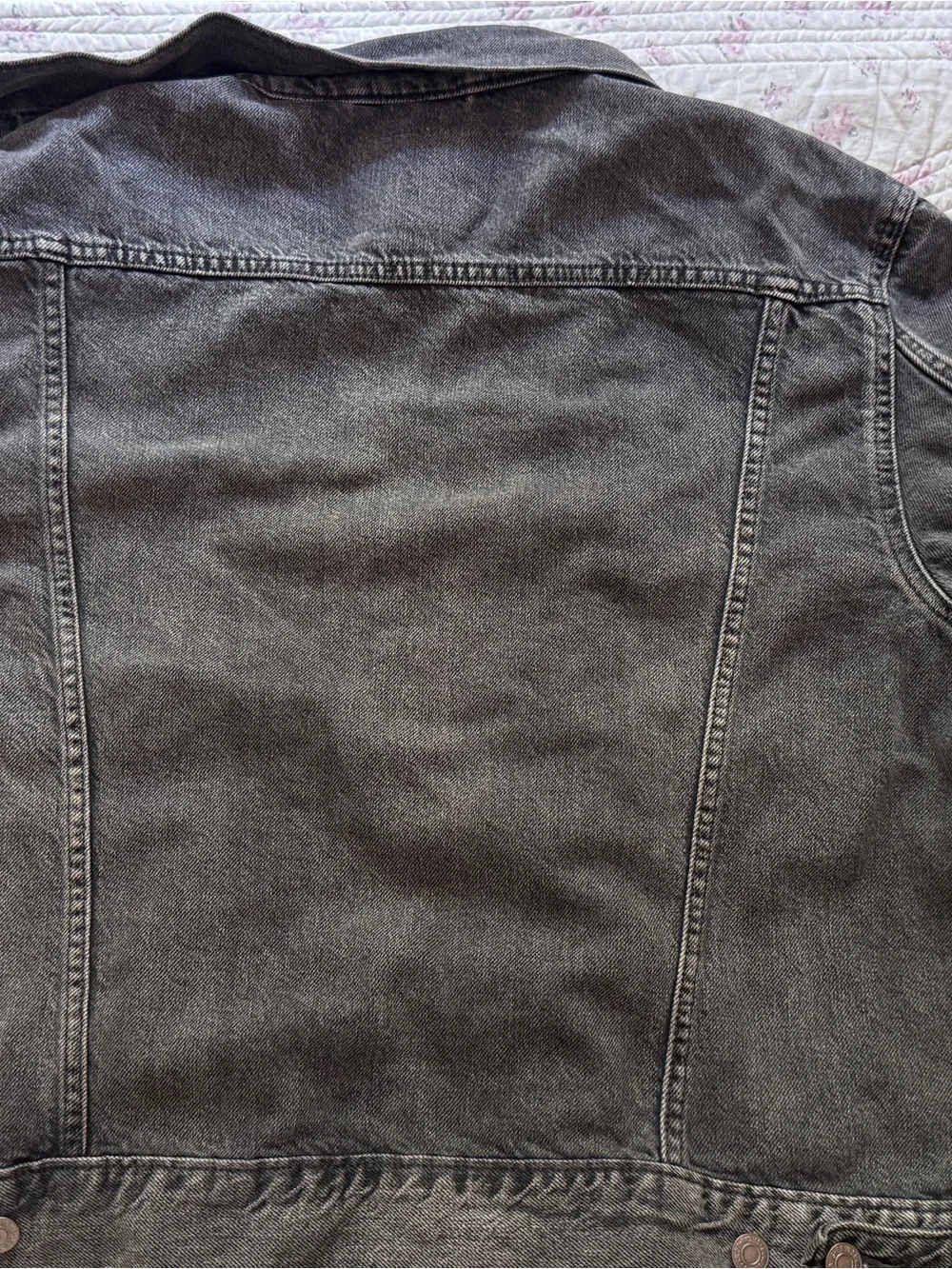 Levi's Black Washed Denim Trucker Jacket - Picture 4 of 4